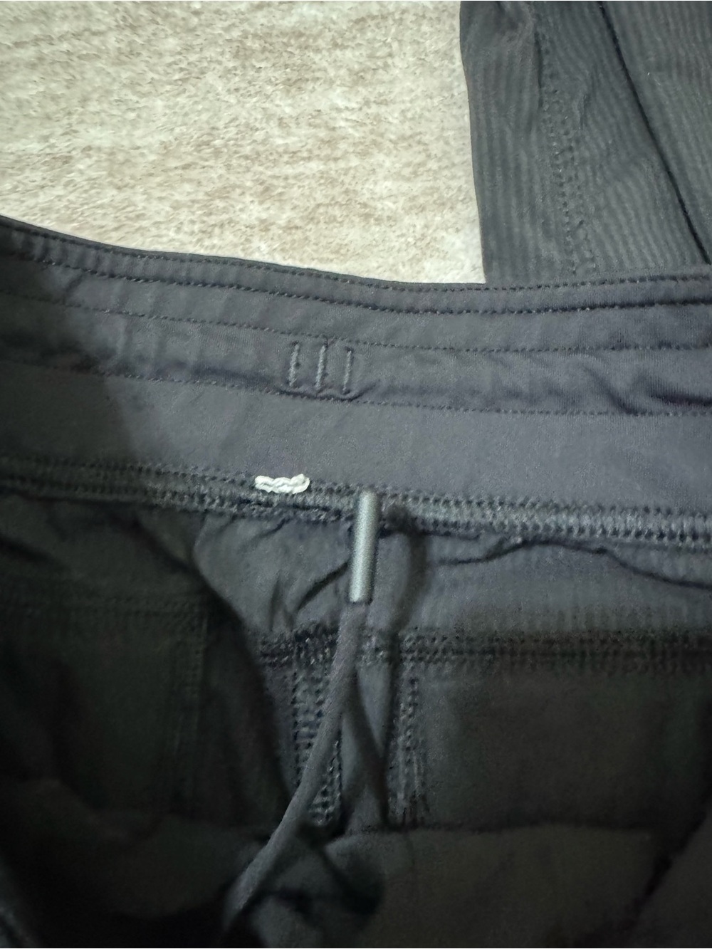 Lululemon men’s joggers size medium - Picture 3 of 4